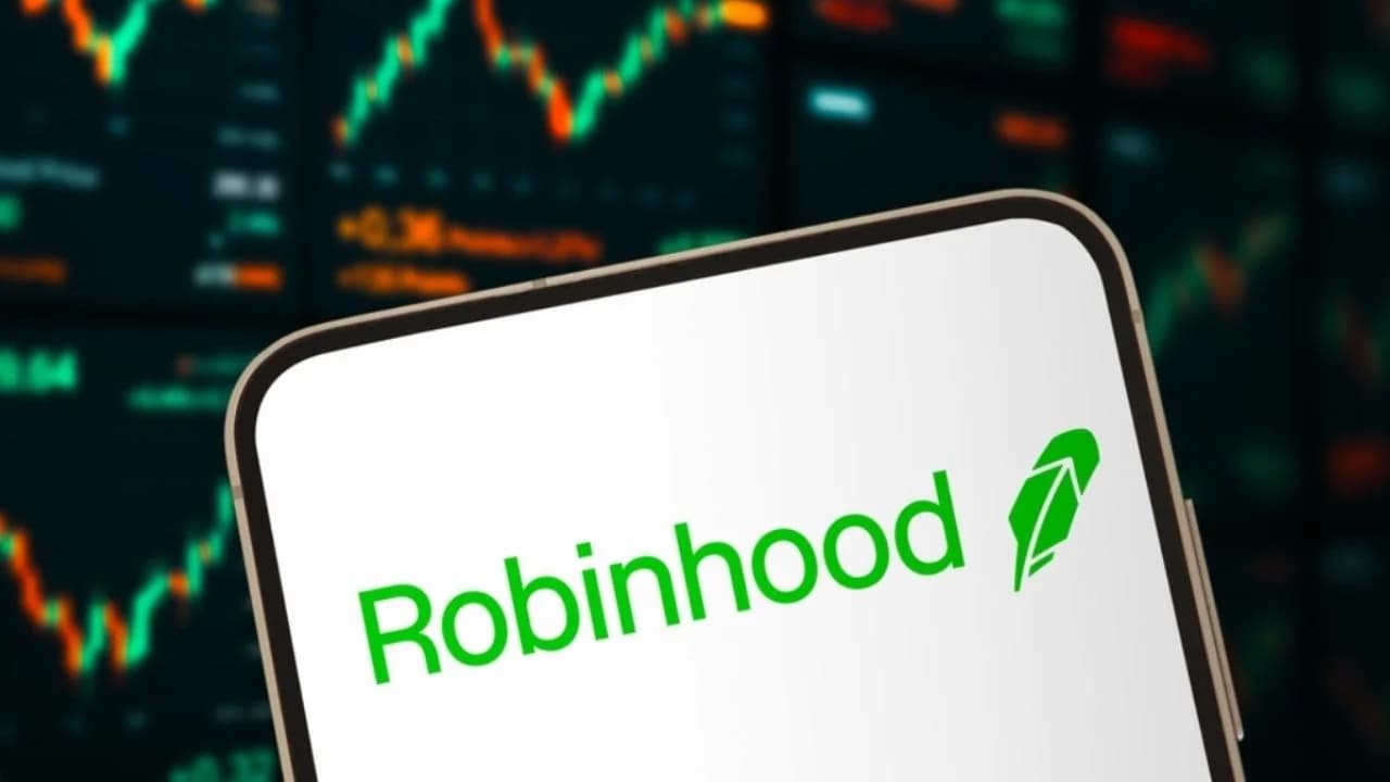 Image for article: Robinhood Strikes Ripple Deal to Bring RLUSD to Its 29M Customers